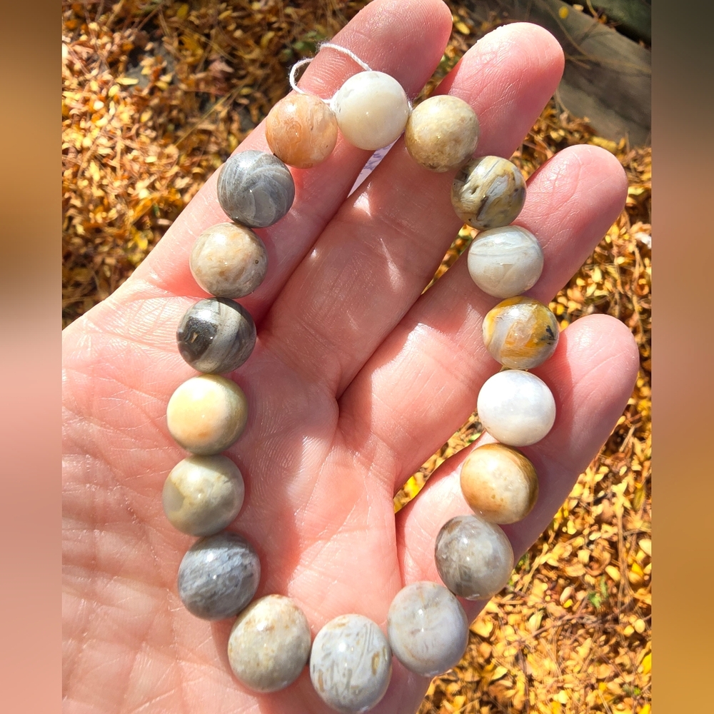 10mm Bamboo Leaf Agate Bracelet ON SALE 🔥